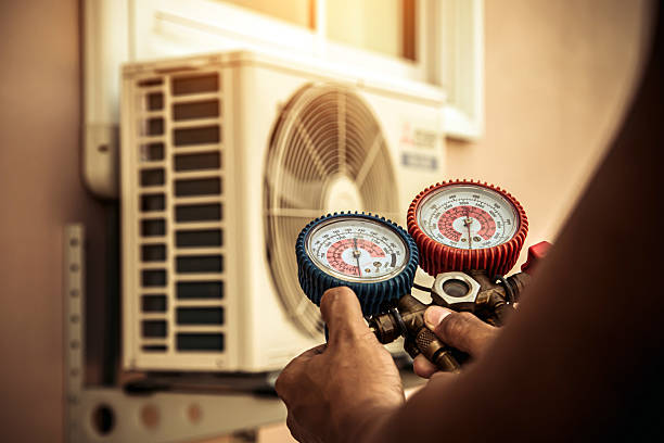 Professional Ductwork Repair technician working in Breese, IL